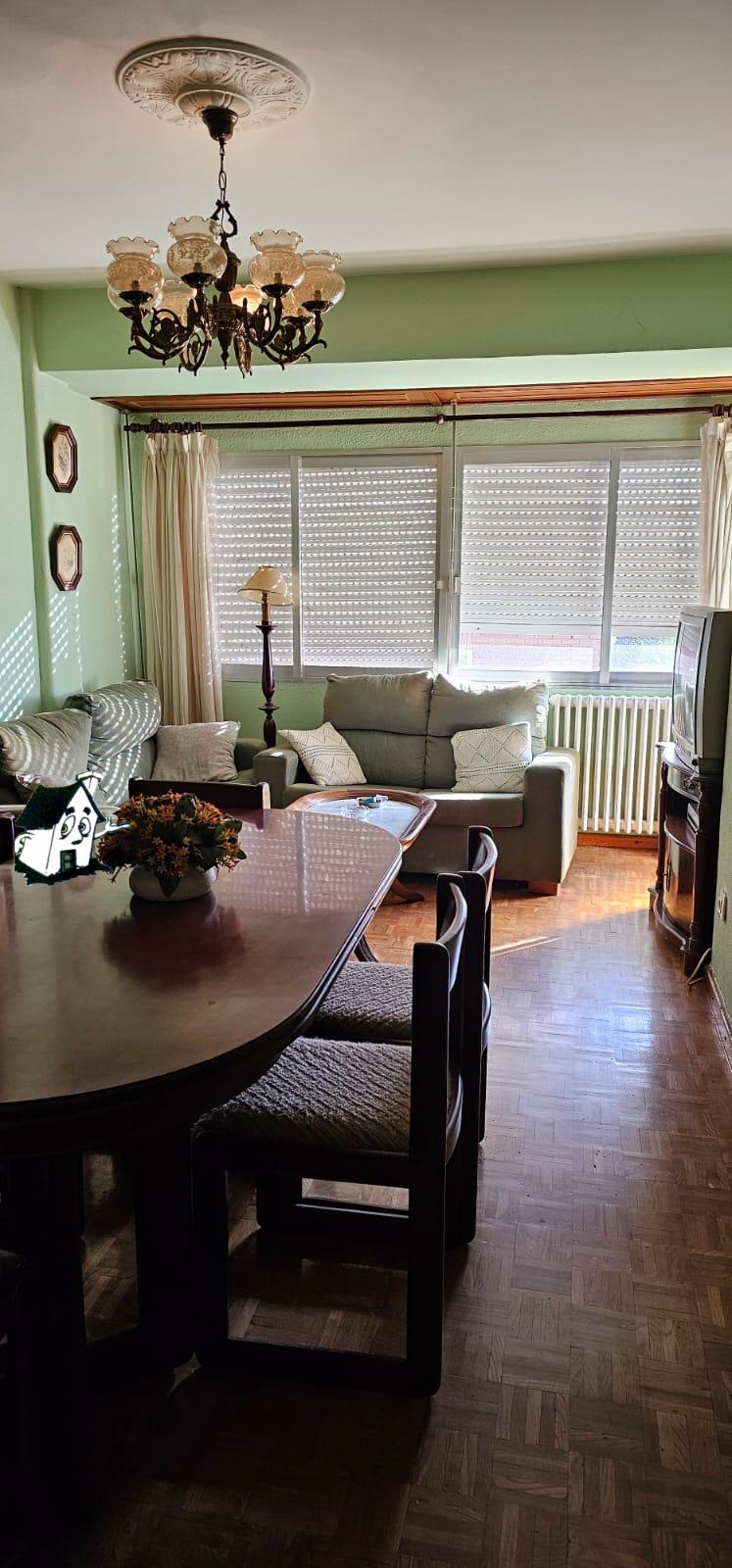 VENTA DE BAJO Y 1º PISO