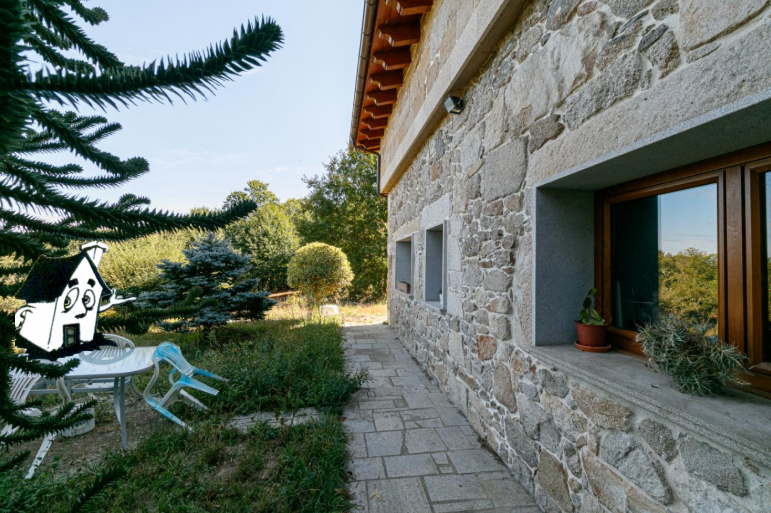 VENTA O ALQUILER DE CHALET CON FINCA 50.000M2 - Imagen 3