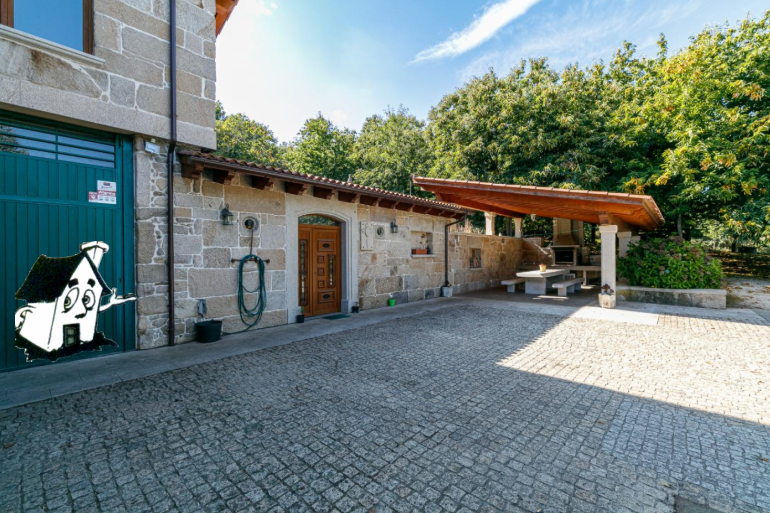 VENTA O ALQUILER DE CHALET CON FINCA 50.000M2 - Imagen 2