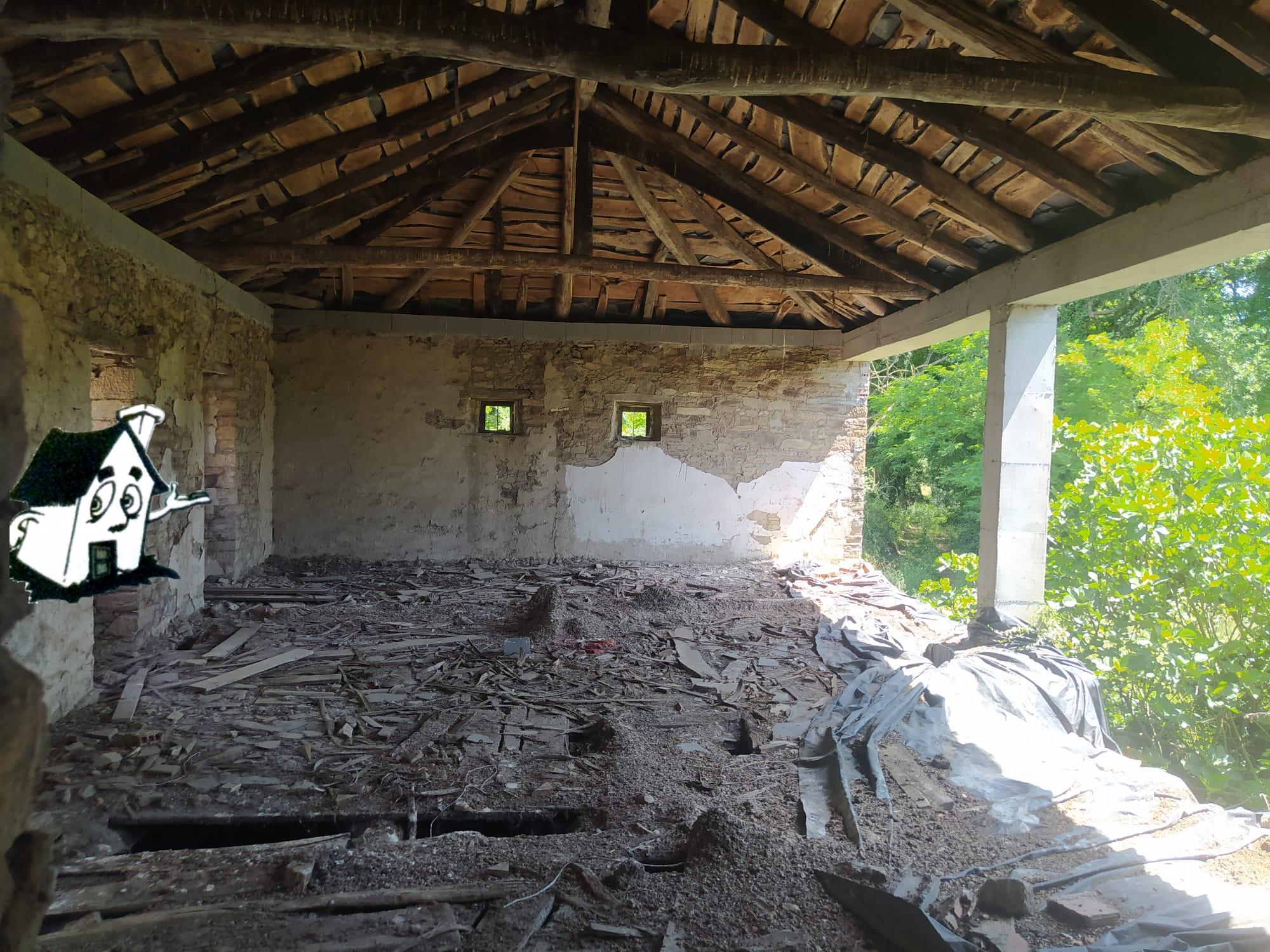 VENTA DE CASA DE PIEDRA IDEAL PARA REFORMAR - Imagen 9