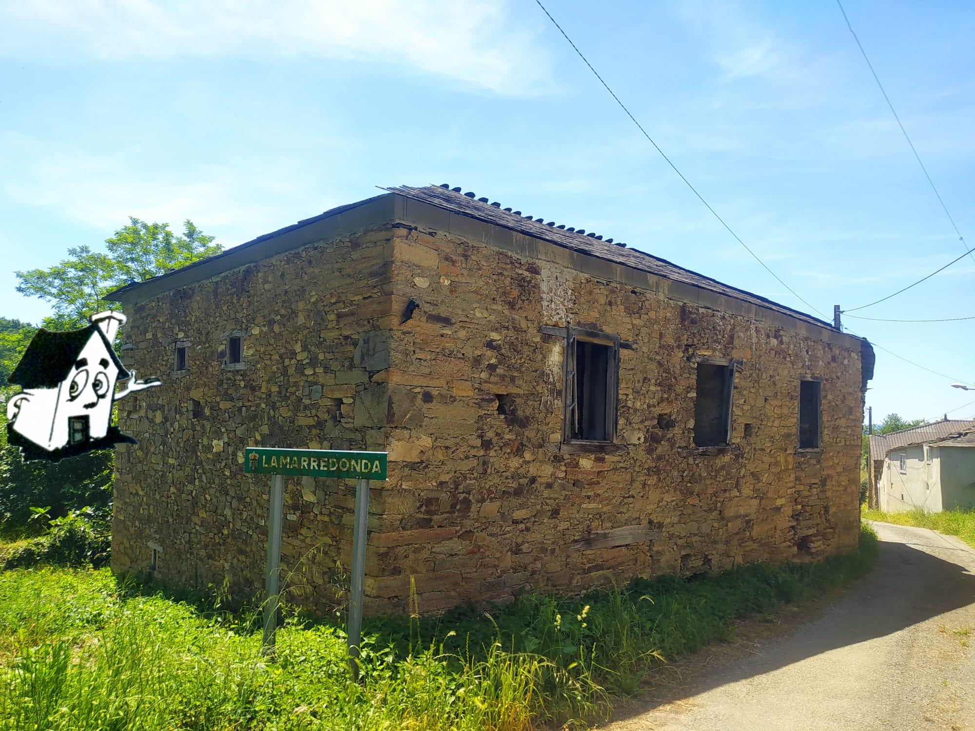 VENTA DE CASA DE PIEDRA IDEAL PARA REFORMAR