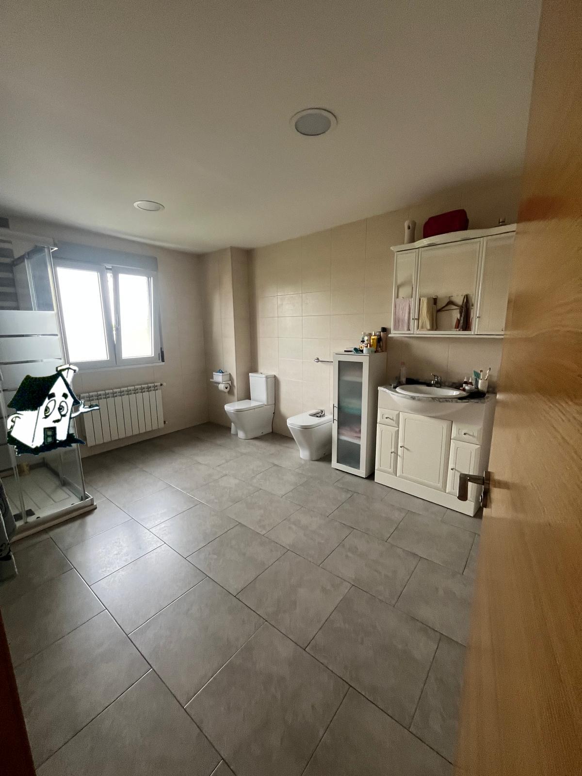 VENTA DE CASA CON TERRENO EN MONFORTE DE LEMOS - Imagen 11