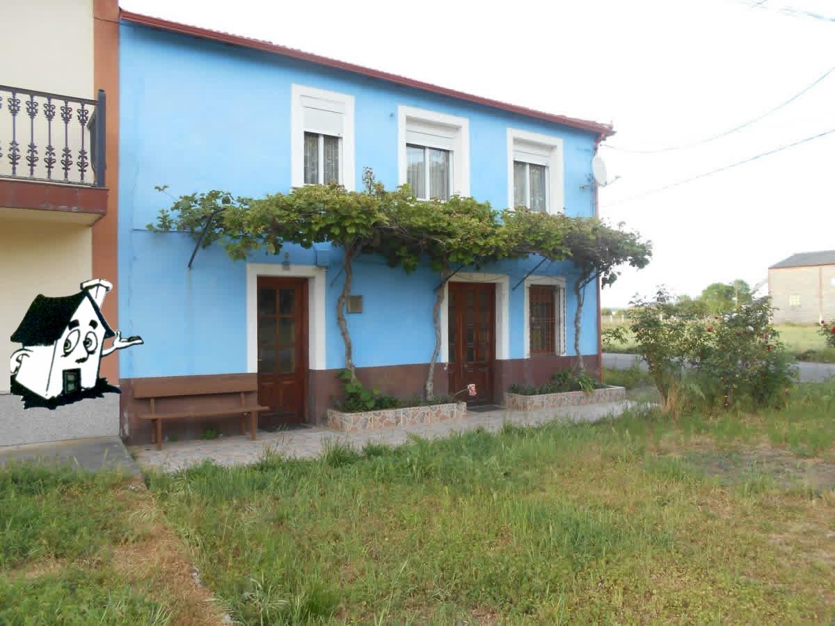 VENTA DE CASA CON TERRENO A 10 MIN DE MONFORTE