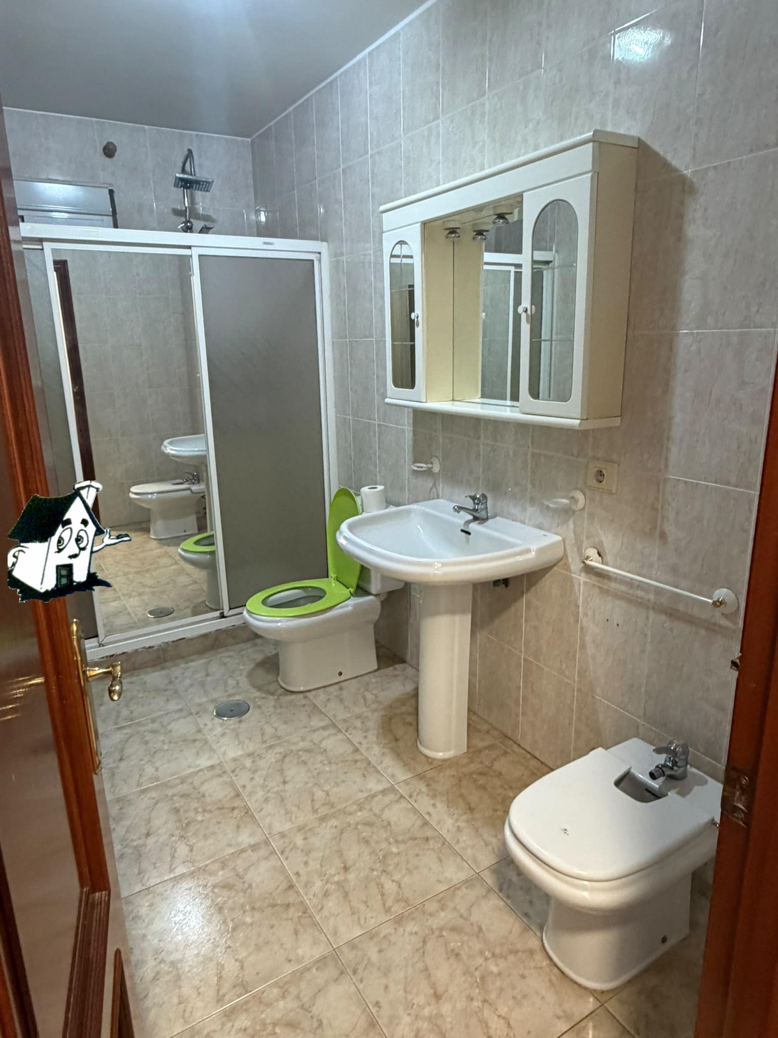 VENTA DE CASA CON TERRENO EN SOBER - Imagen 13