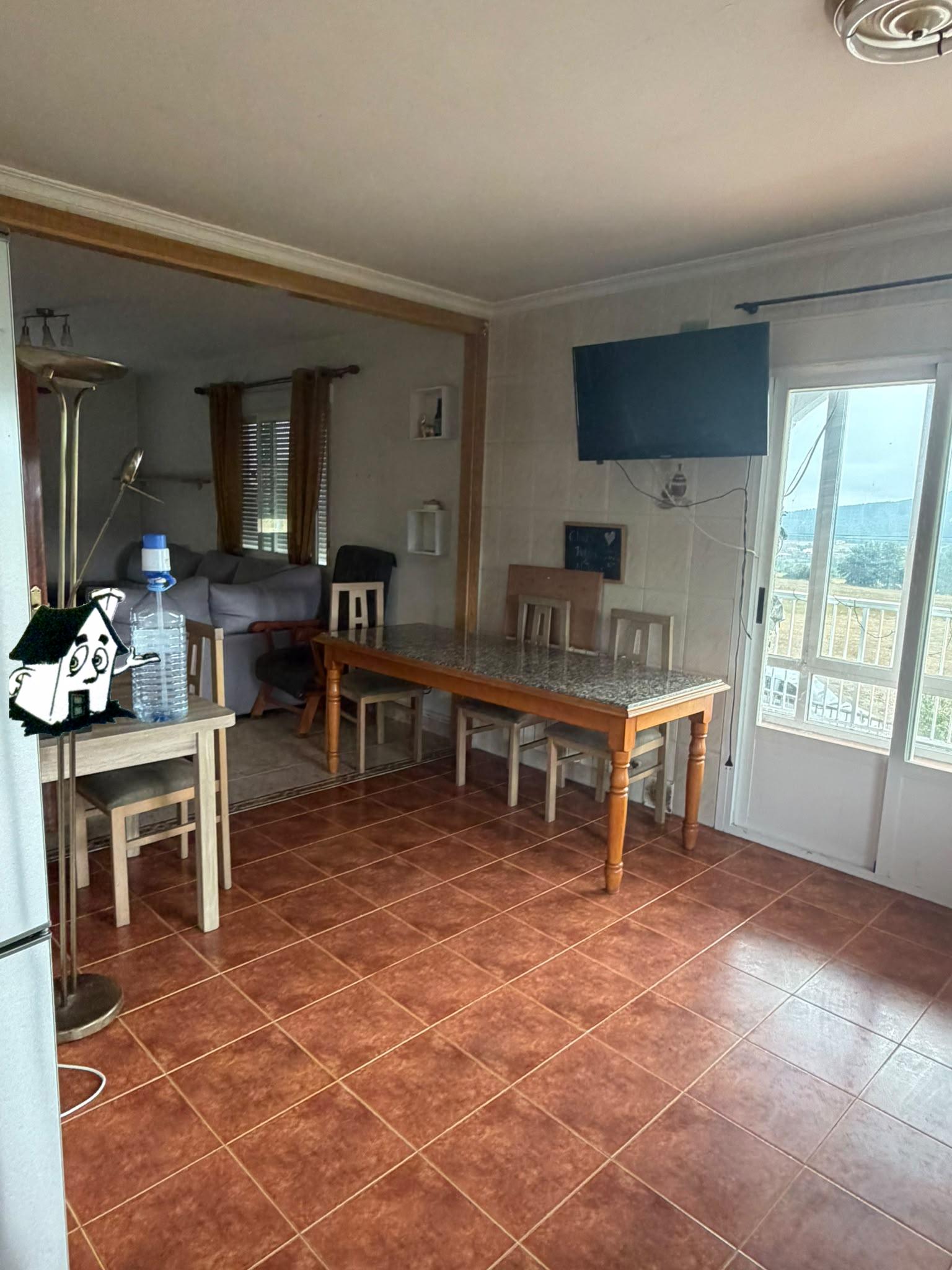 VENTA DE CASA CON TERRENO EN SOBER - Imagen 2