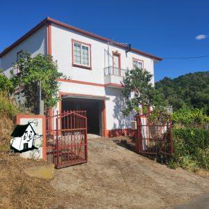 VENTA DE CASA CON TERRENO EN CASTRO DE CALDELAS