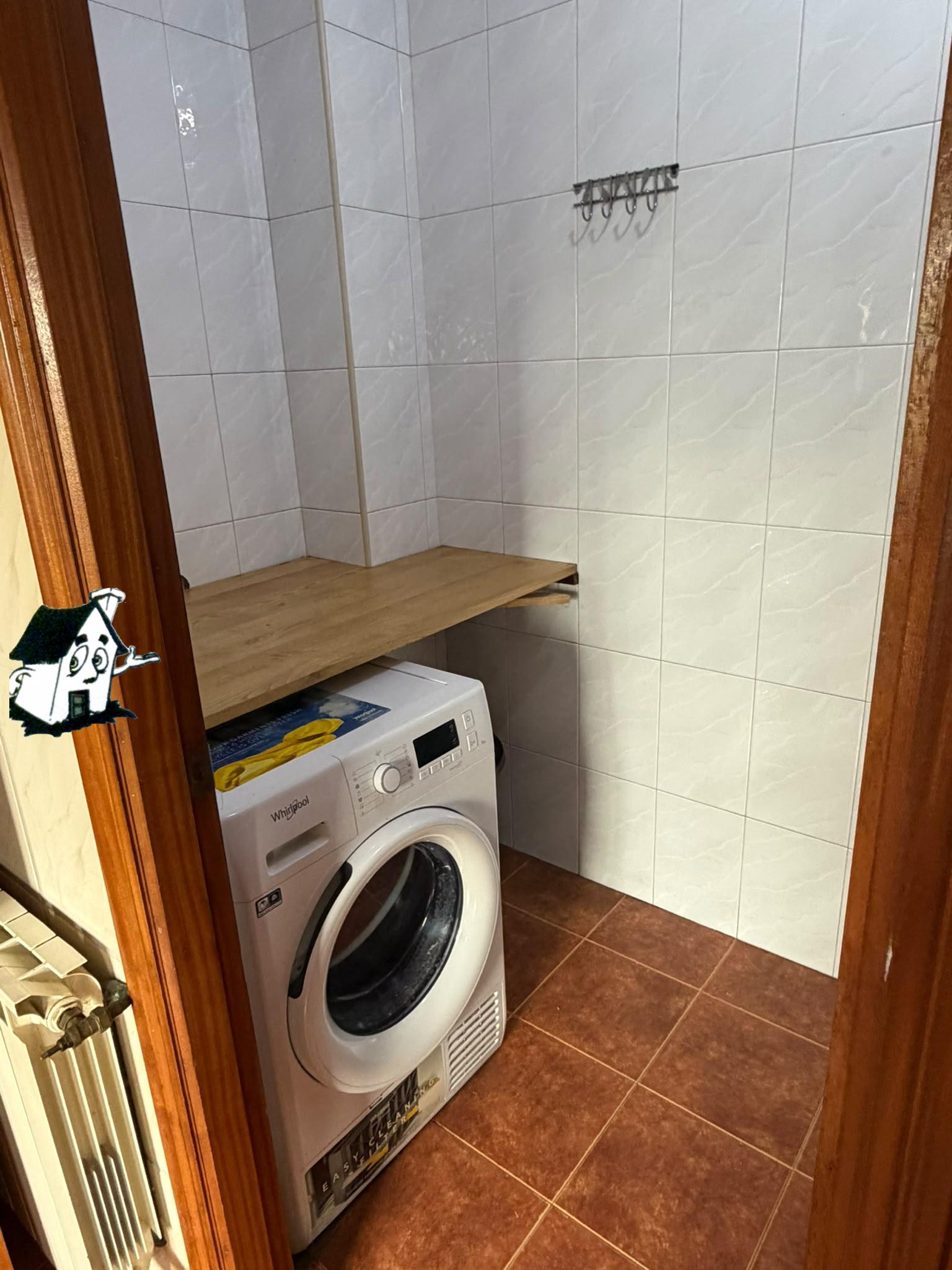 VENTA DE CASA CON TERRENO EN SOBER - Imagen 10